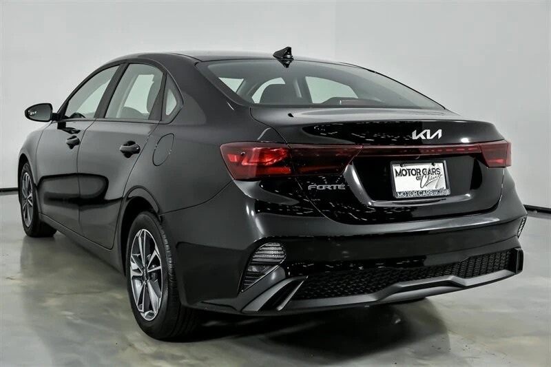 2024 Kia Forte - Image 10 of 21