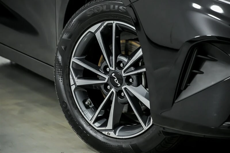 2024 Kia Forte - Image 4 of 21