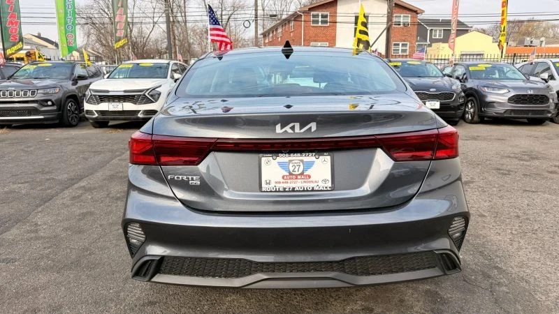 2024 Kia Forte - Image 6 of 12