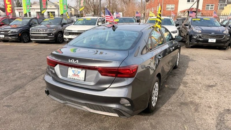 2024 Kia Forte - Image 7 of 12