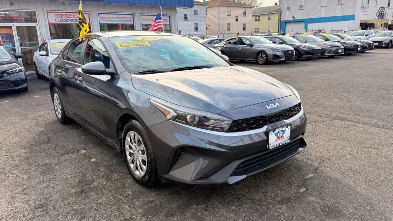 2024 Kia Forte - Image 2 of 12