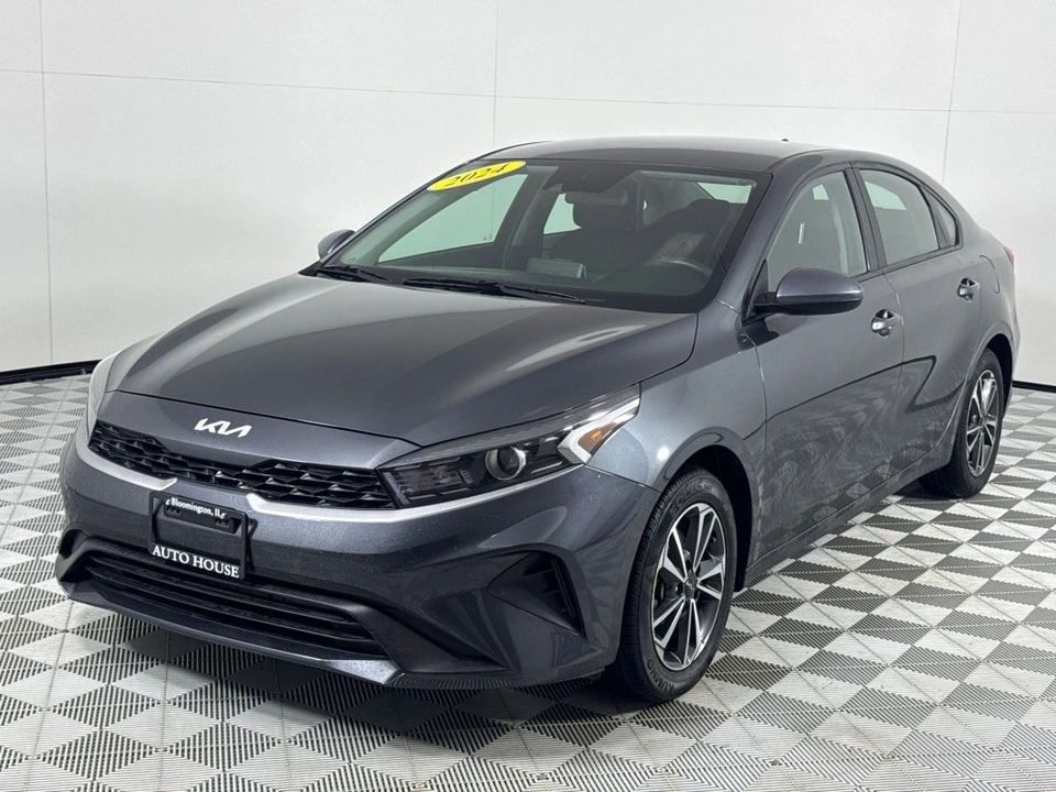 2024 Kia Forte - Image 11 of 12