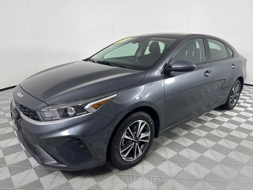 2024 Kia Forte - Image 10 of 12
