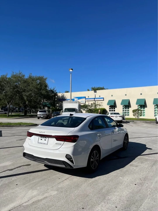 2024 Kia Forte - Image 10 of 12
