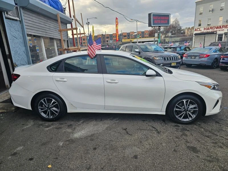 2024 Kia Forte - Image 3 of 12