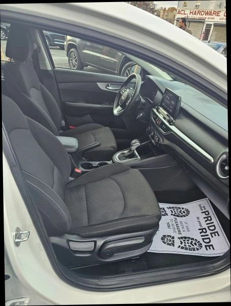 2024 Kia Forte - Image 8 of 12