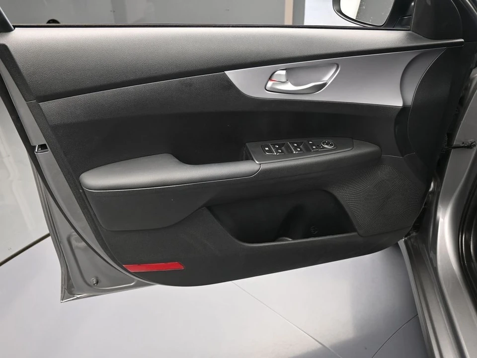 2024 Kia Forte - Image 11 of 12