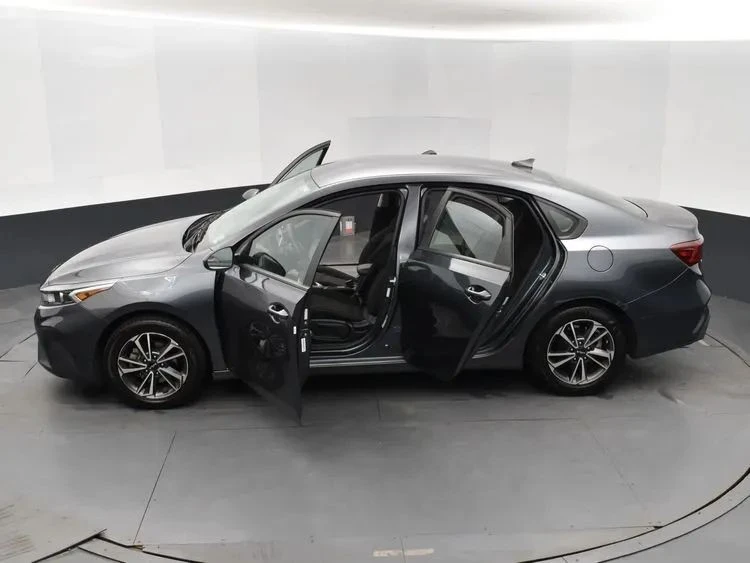 2024 Kia Forte - Image 7 of 12