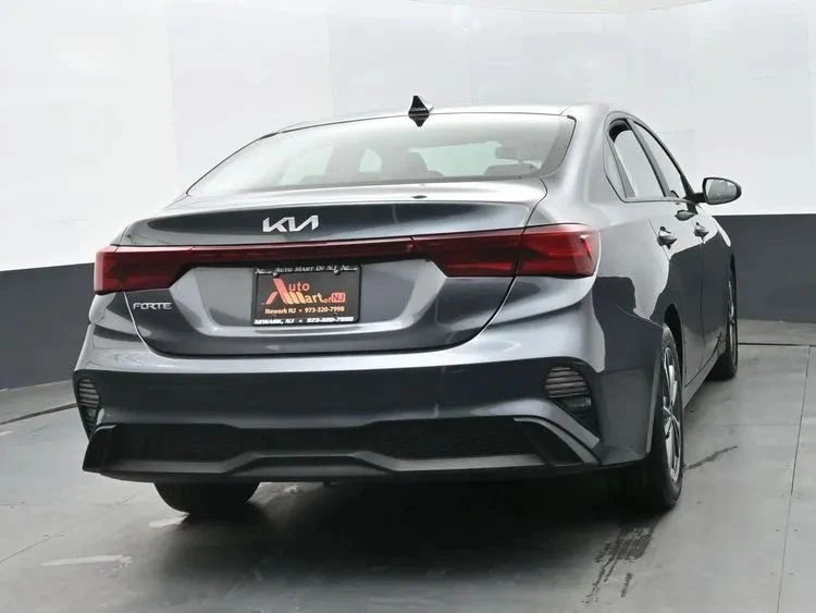 2024 Kia Forte - Image 8 of 12