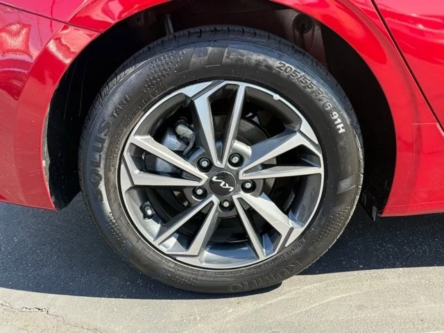 2024 Kia Forte - Image 10 of 12