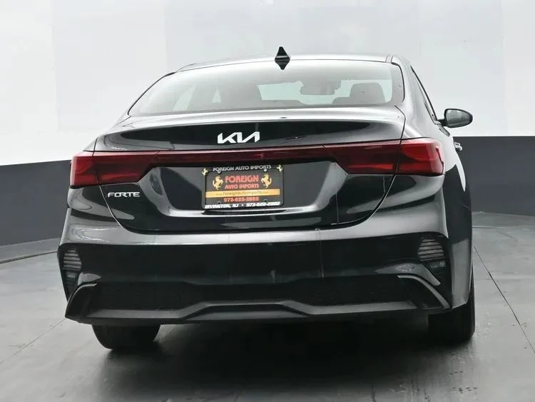 2024 Kia Forte - Image 8 of 12