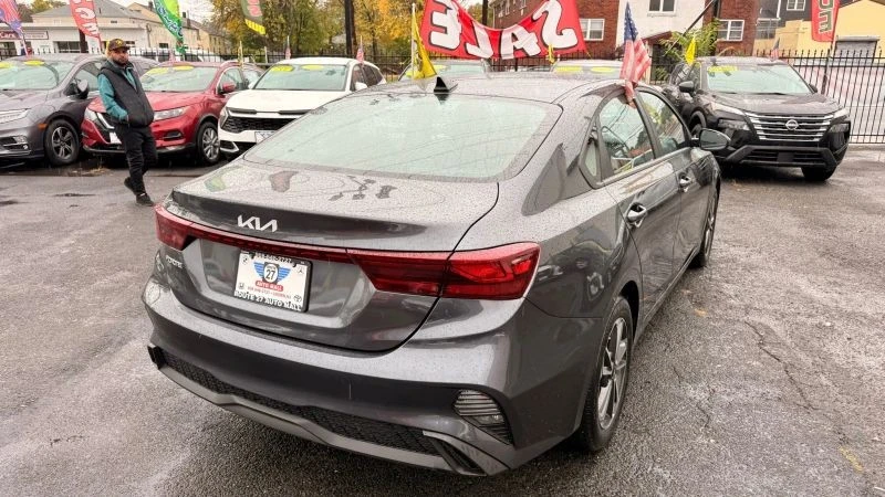 2024 Kia Forte - Image 7 of 12