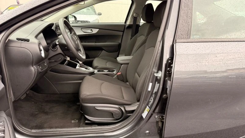 2024 Kia Forte - Image 10 of 12