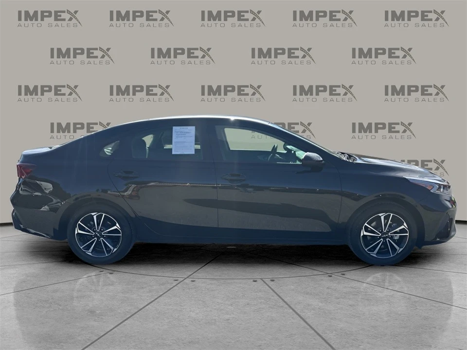 2024 Kia Forte - Image 6 of 12