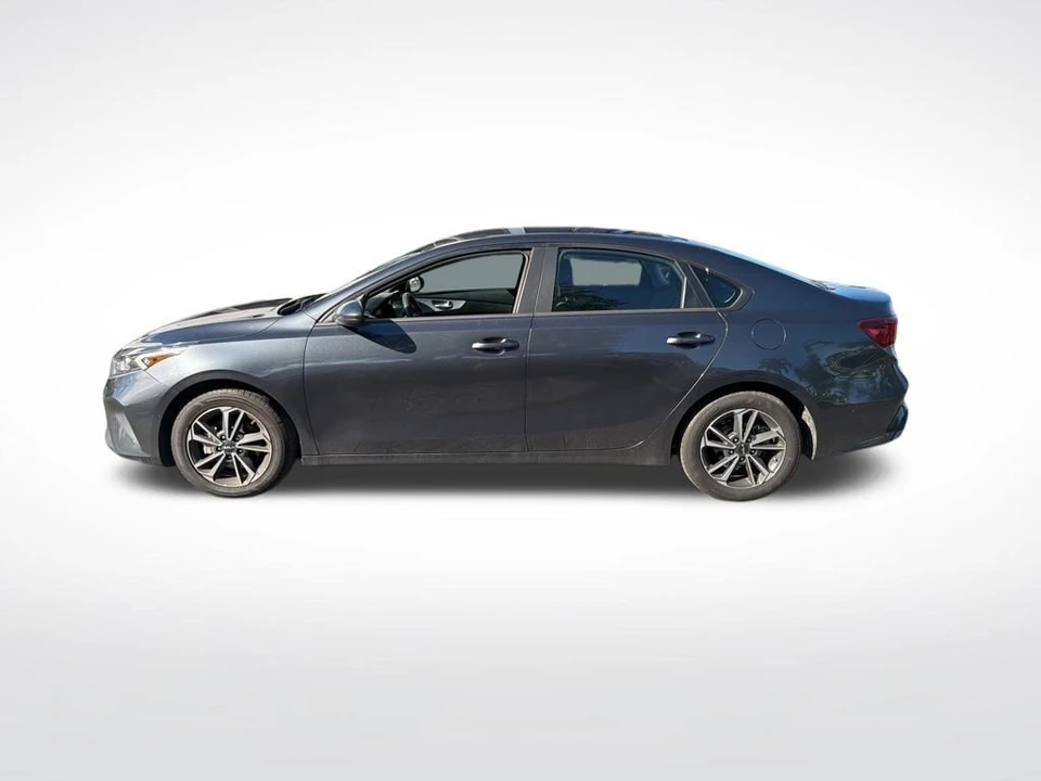 2024 Kia Forte - Image 8 of 12