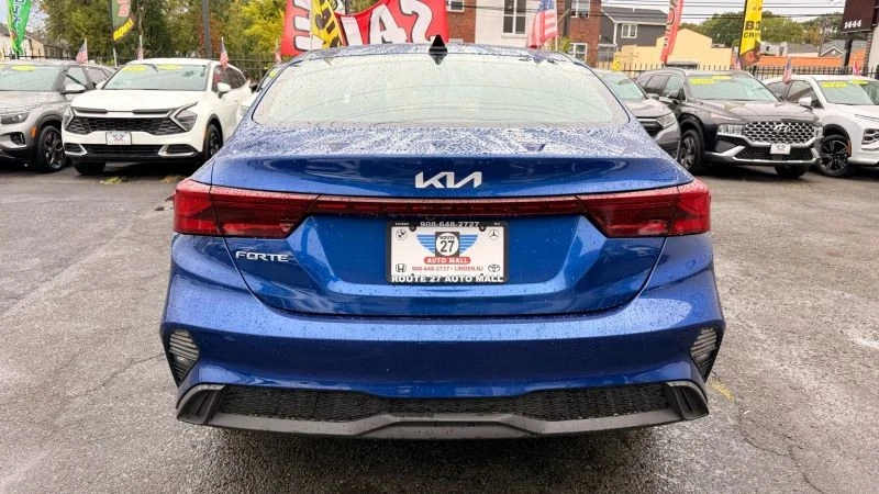 2024 Kia Forte - Image 6 of 12