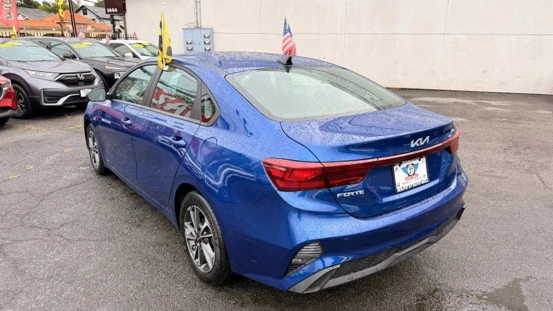 2024 Kia Forte - Image 5 of 12