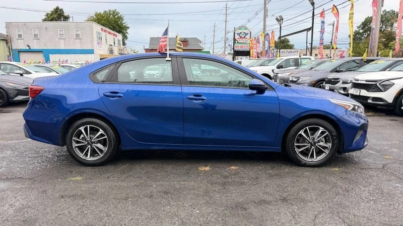 2024 Kia Forte - Image 11 of 12