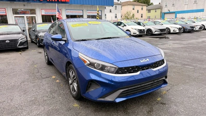 2024 Kia Forte - Image 2 of 12