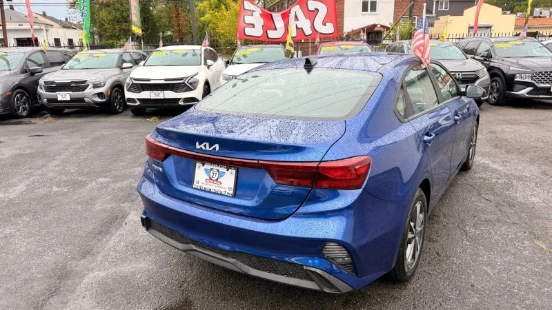 2024 Kia Forte - Image 7 of 12