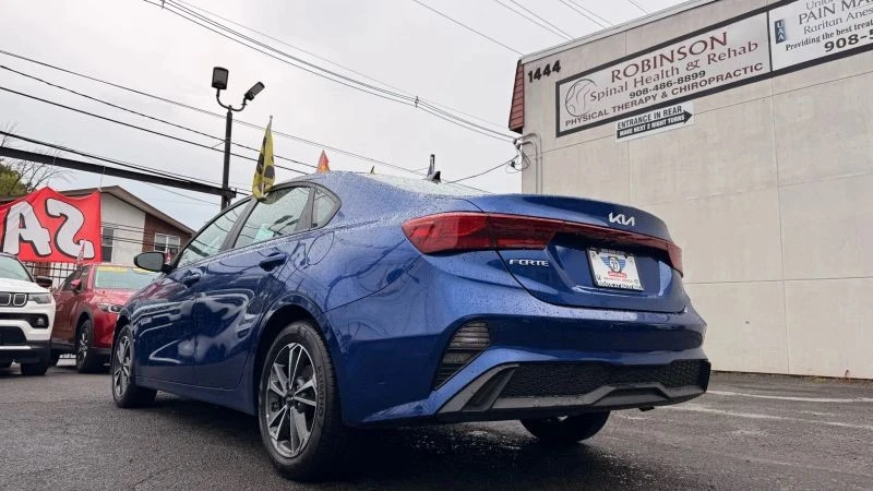 2024 Kia Forte - Image 8 of 12