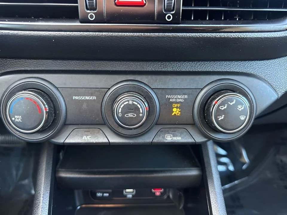 2024 Kia Forte - Image 17 of 21