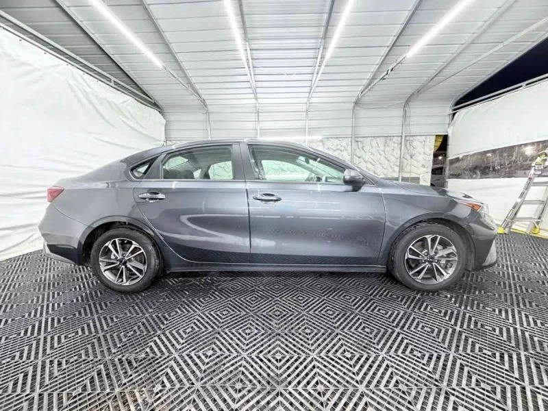 2024 Kia Forte - Image 8 of 12