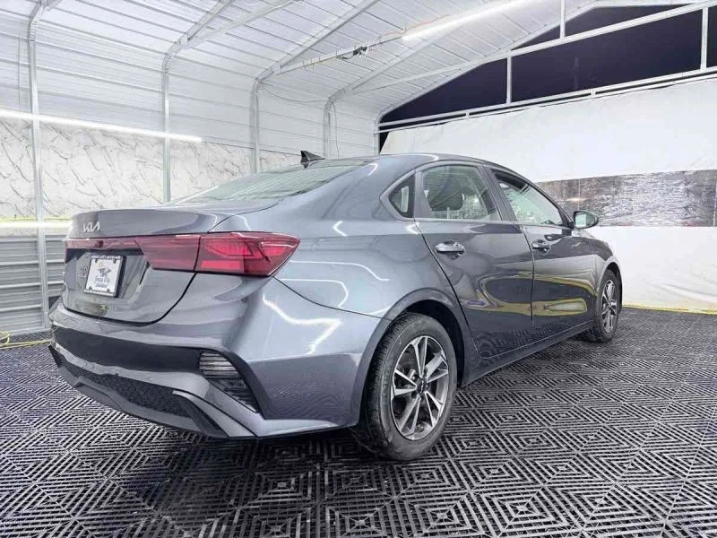 2024 Kia Forte - Image 7 of 12