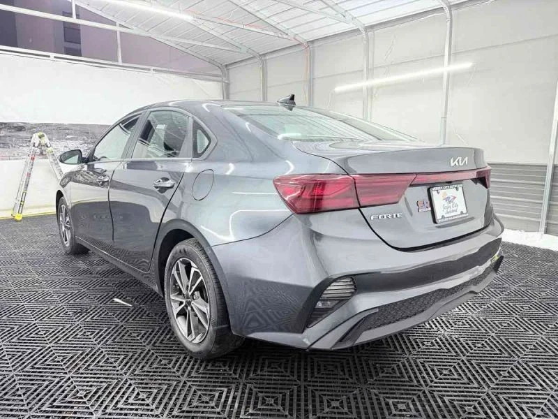 2024 Kia Forte - Image 5 of 12