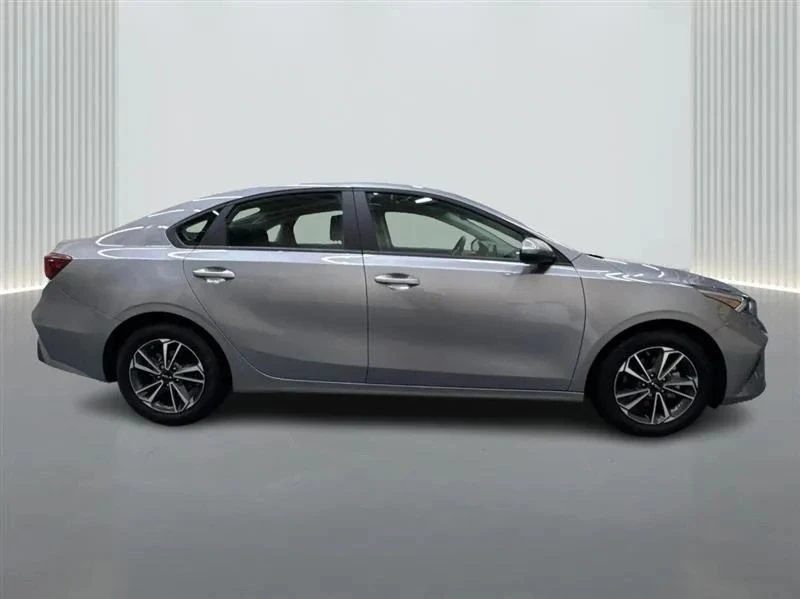 2024 Kia Forte - Image 6 of 12