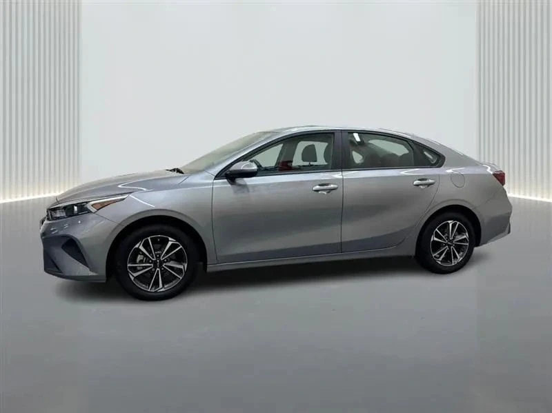 2024 Kia Forte - Image 2 of 12