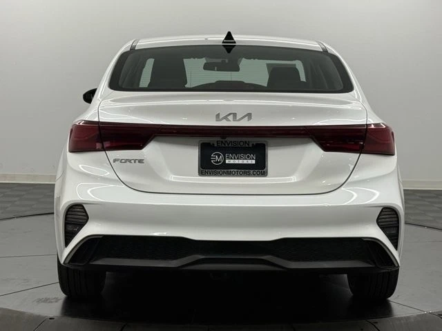 2024 Kia Forte - Image 8 of 12