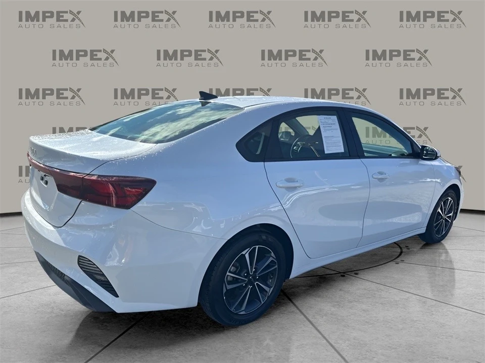 2024 Kia Forte - Image 5 of 12