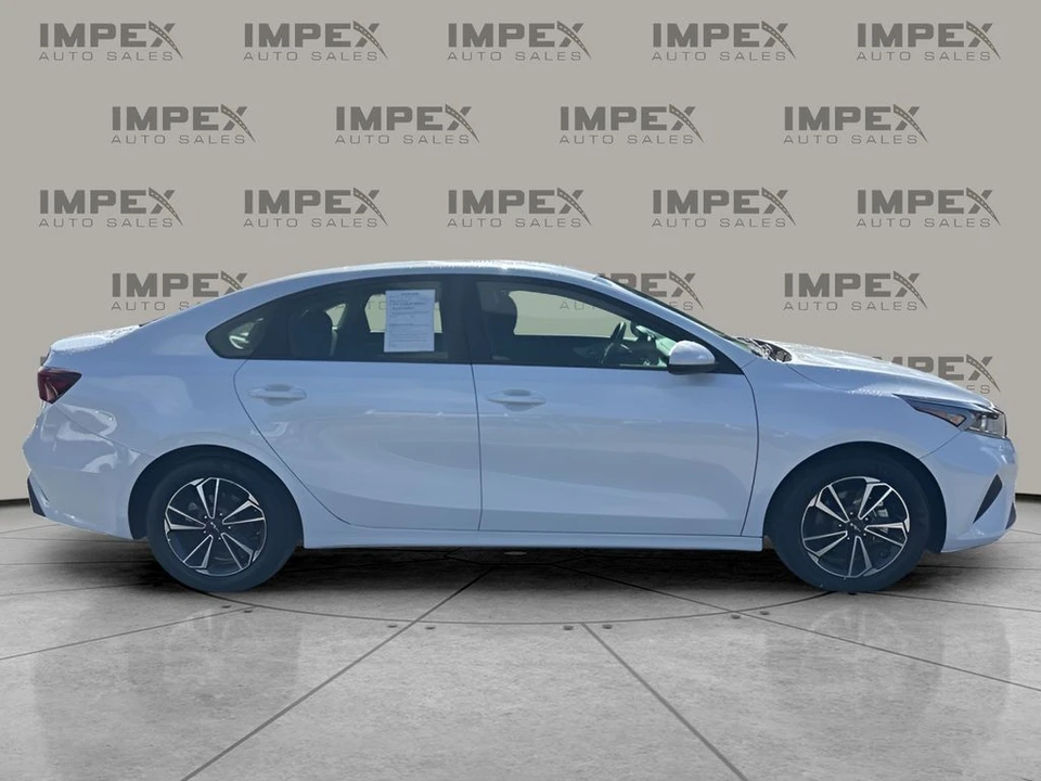2024 Kia Forte - Image 6 of 12