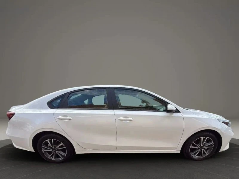 2024 Kia Forte - Image 4 of 12