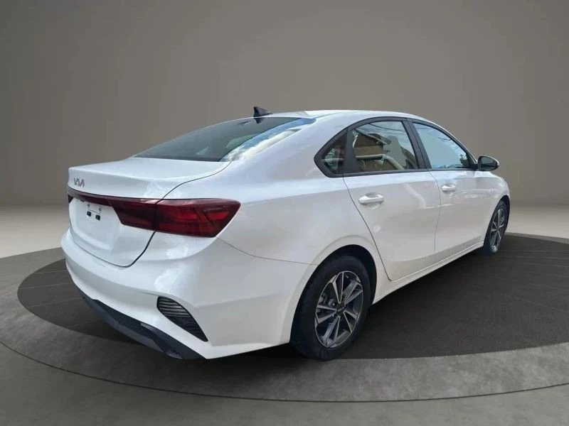 2024 Kia Forte - Image 5 of 12