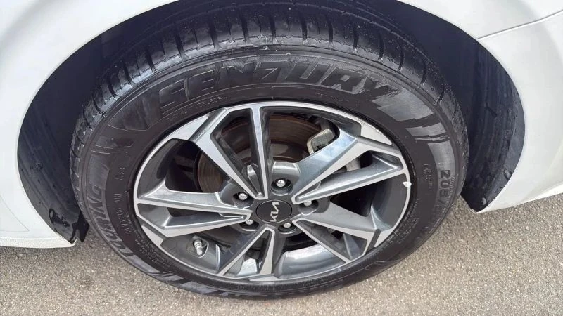 2024 Kia Forte - Image 9 of 12