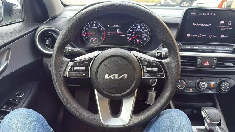 2024 Kia Forte - Image 10 of 12