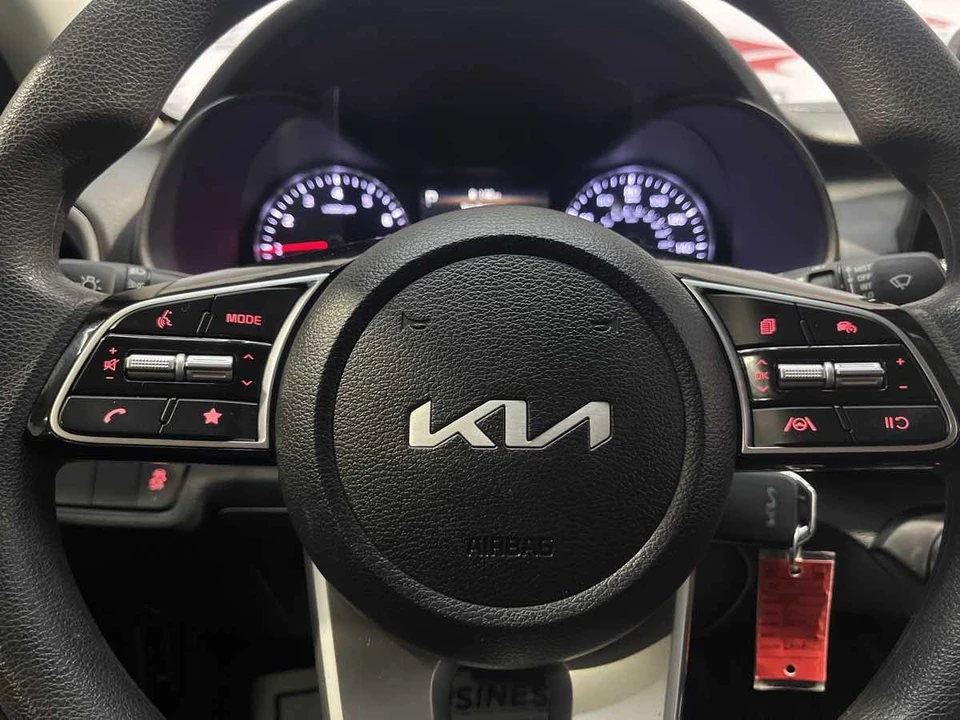 2024 Kia Forte - Image 8 of 21