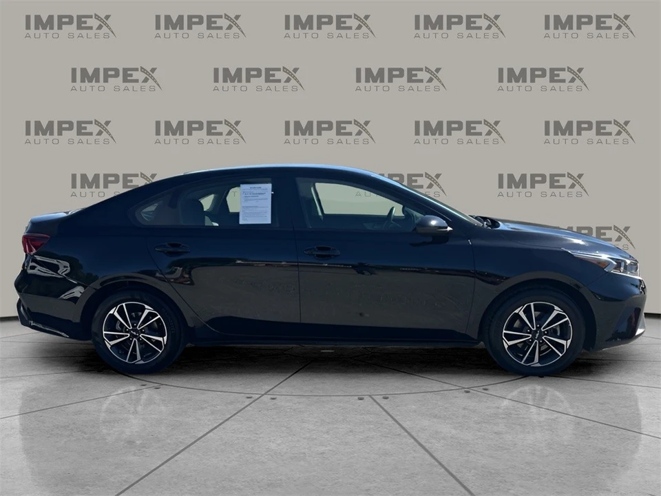 2024 Kia Forte - Image 6 of 12
