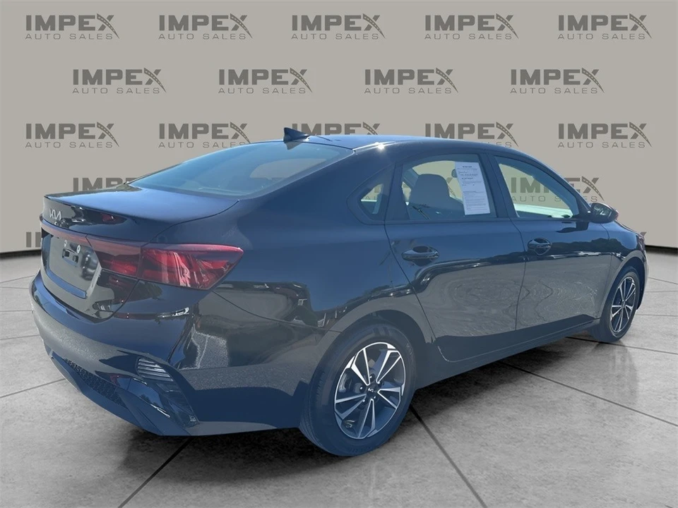 2024 Kia Forte - Image 5 of 12