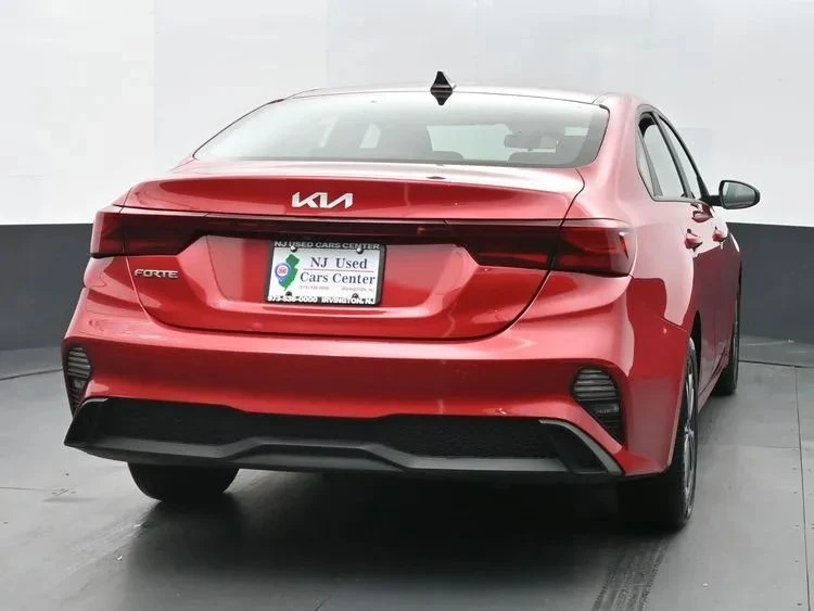 2024 Kia Forte - Image 8 of 12