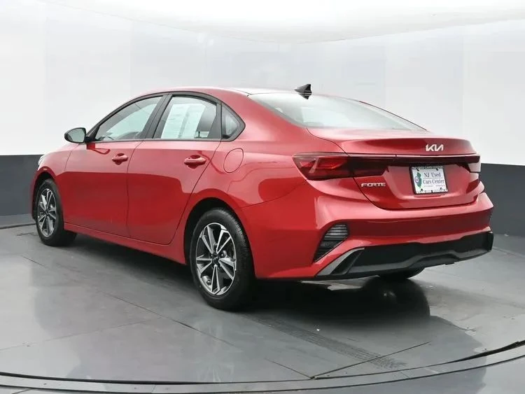 2024 Kia Forte - Image 9 of 12
