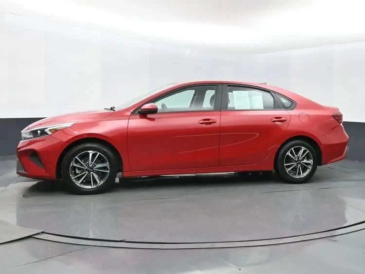 2024 Kia Forte - Image 5 of 12