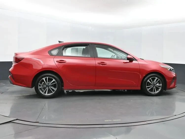 2024 Kia Forte - Image 4 of 12