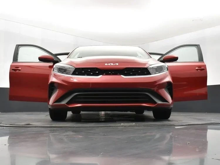 2024 Kia Forte - Image 11 of 12
