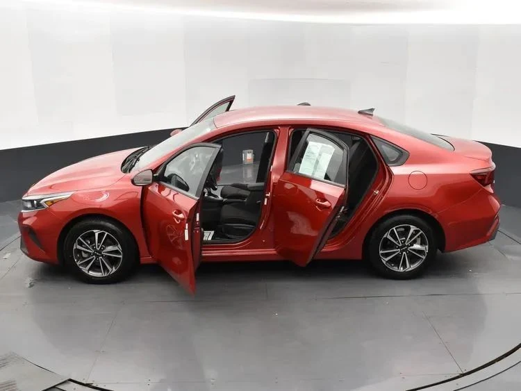 2024 Kia Forte - Image 7 of 12
