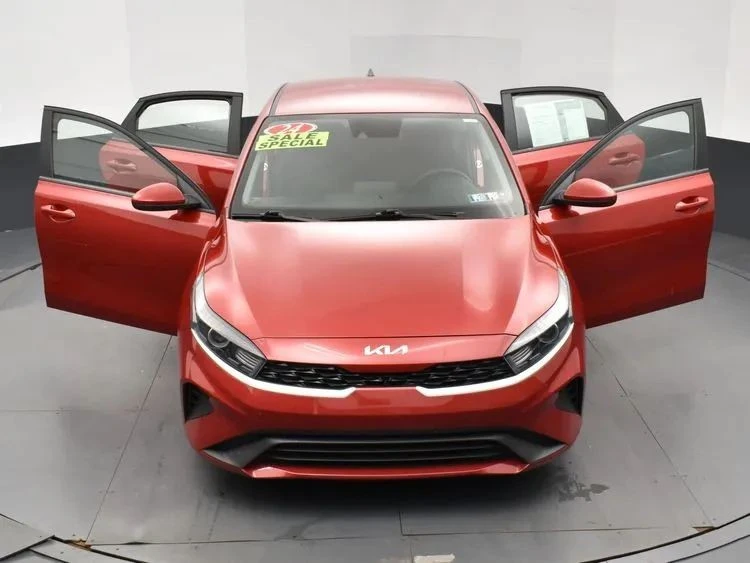 2024 Kia Forte - Image 10 of 12