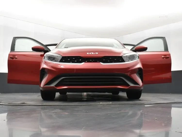 2024 Kia Forte - Image 11 of 12