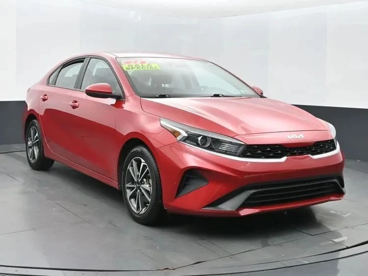 2024 Kia Forte - Image 2 of 12